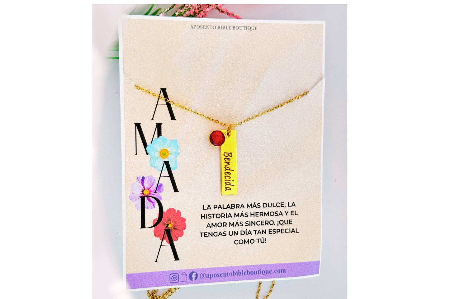 Collar "Bendecida" – Acero Inoxidable Dorado con Perla Roja