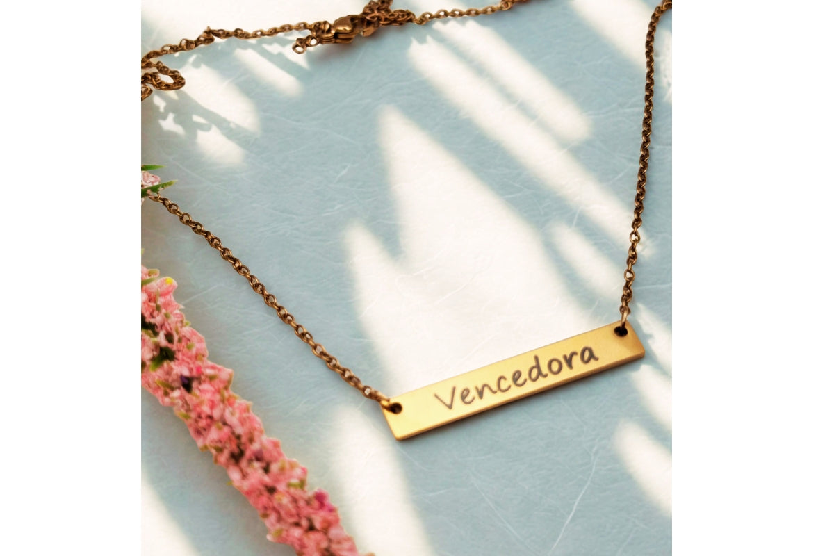 Collar "Vencedora" – Acero Inoxidable Grabado