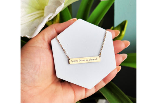 Collar "Sonríe, Dios está obrando" – Acero Inoxidable Rose Gold
