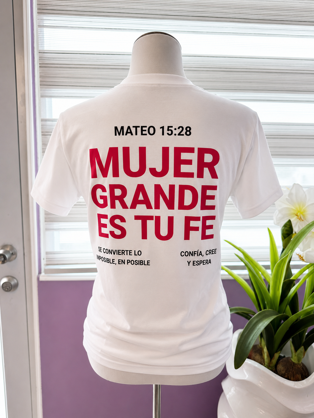Camiseta Mujer de Fe – Portadora de Milagros | Mateo 15:28