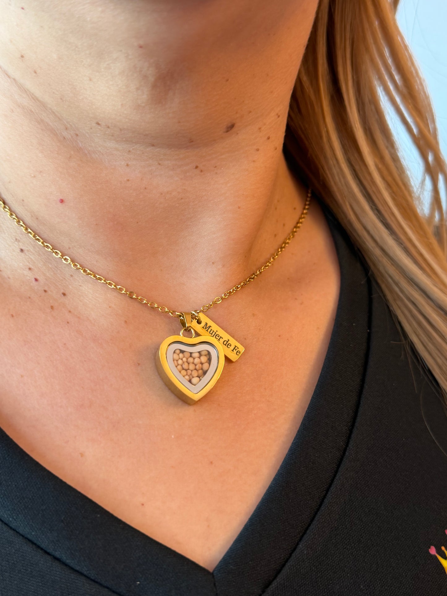 Collar Mujer de Fe Dorado – Semilla de Mostaza Real